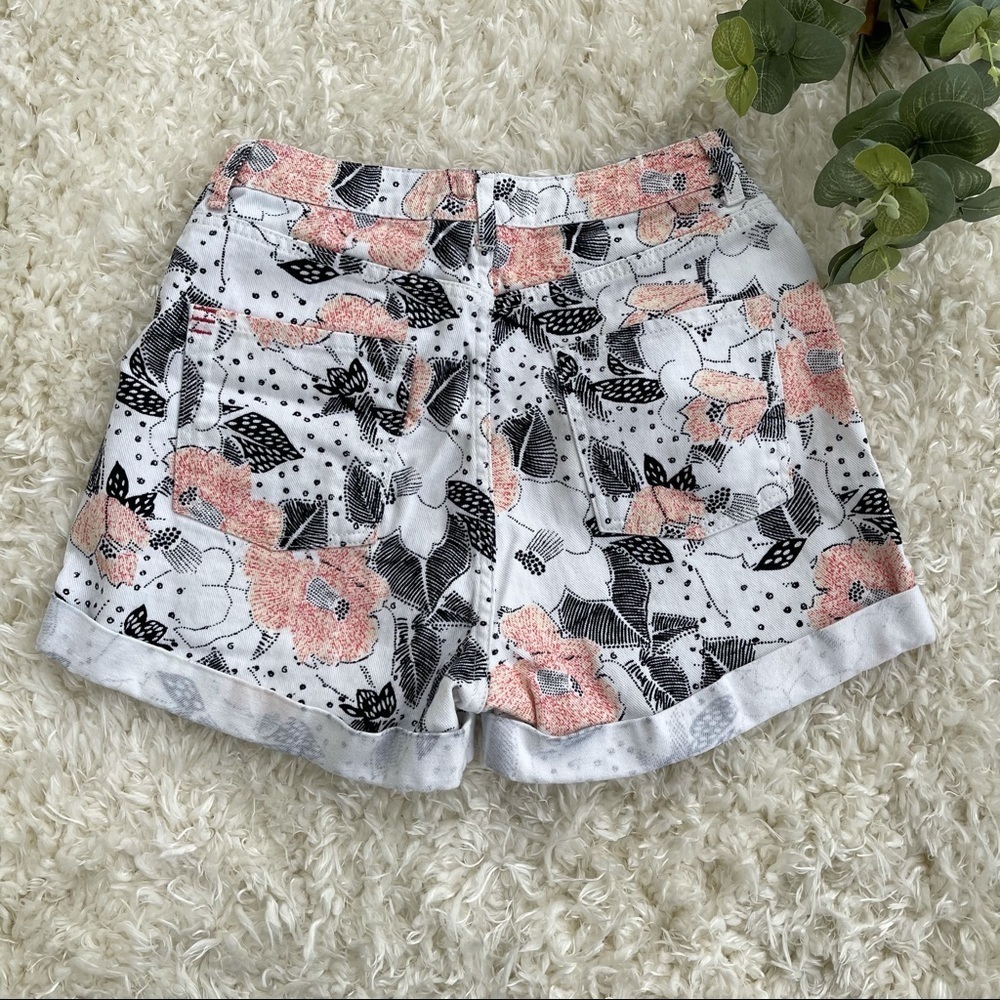 BDG Urban Outfitters Floral Mom Shorts - Picture 6 of 6